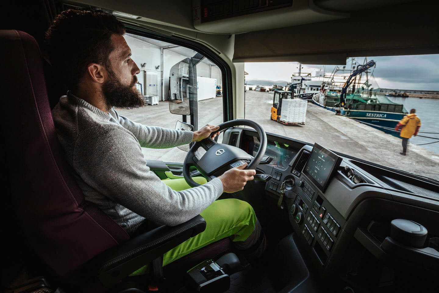 Volvo FM - Fahrer im Stadtverkehr