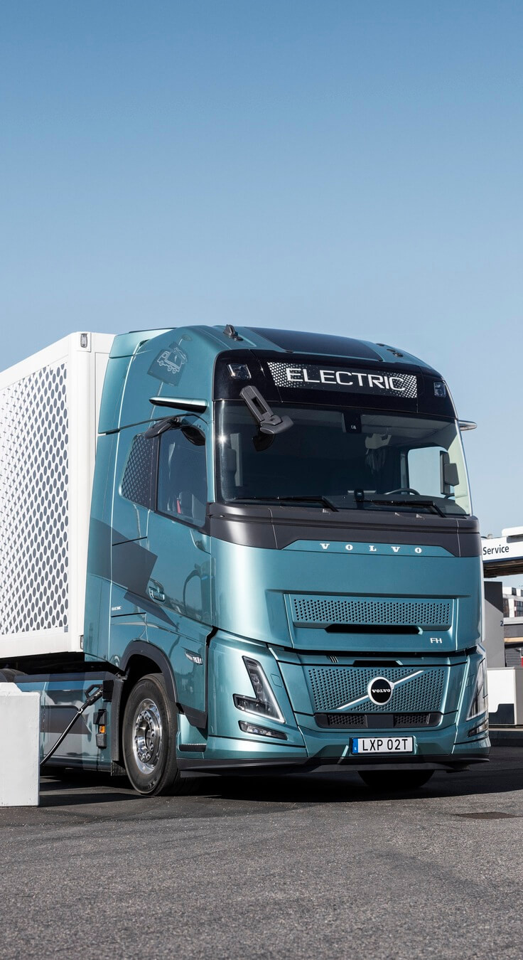 Volvo FH Aero Electric charging