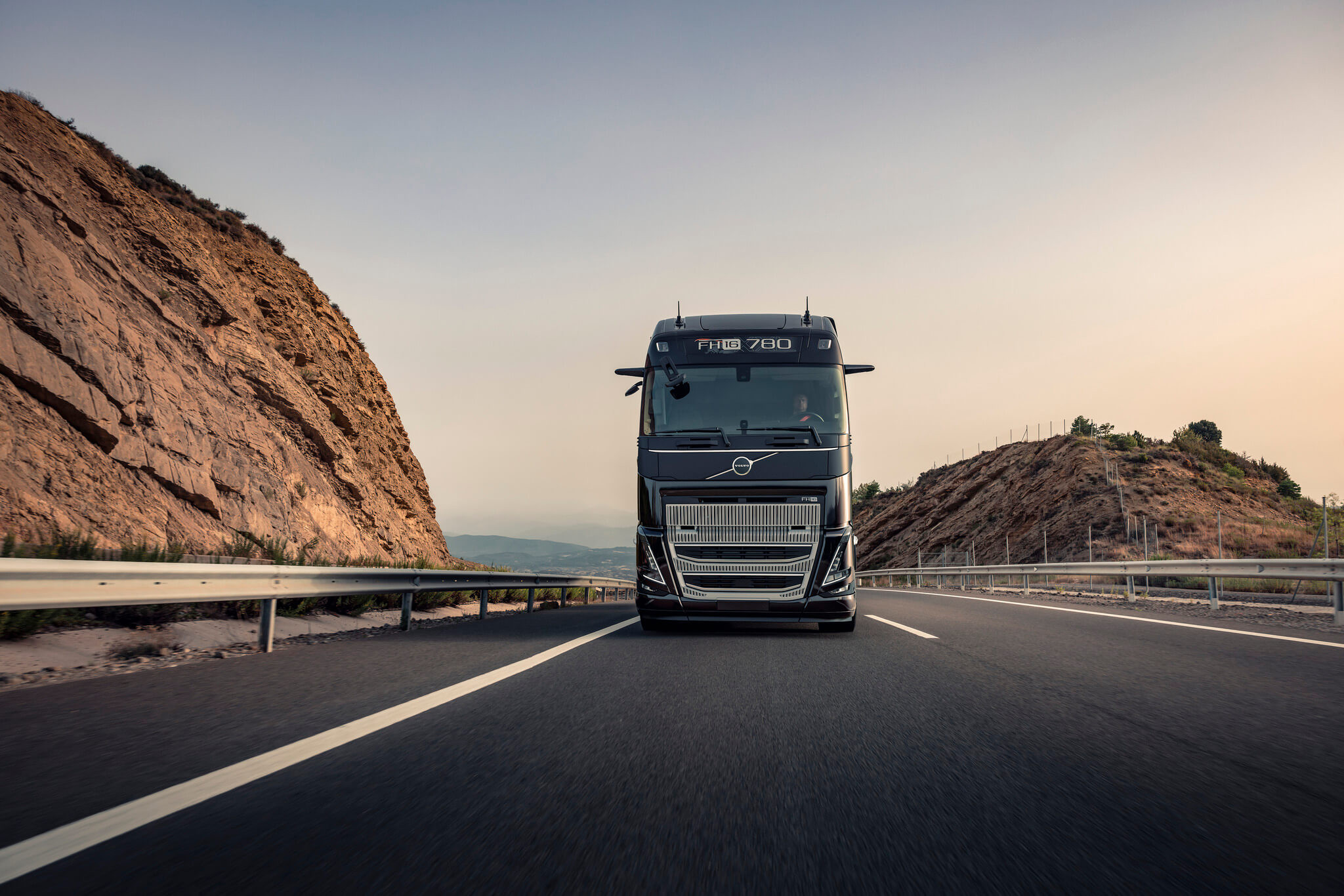 Volvo Truck auf der Landstraße